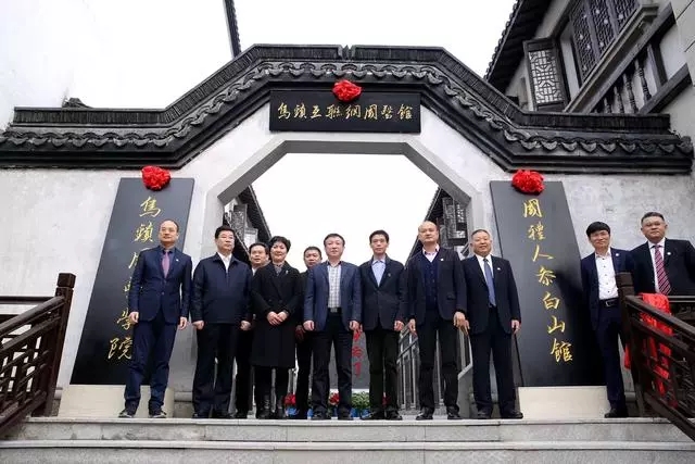 发飙了，这药每盒降1.9万；大手笔！2620万元重奖医生；“最高降幅”入围耗材两票制集采！ | 医药日报