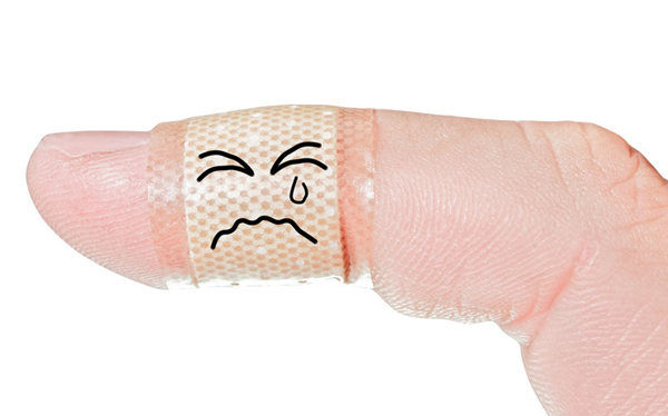 手指受伤了，用嘴嘬一嘬能消毒吗