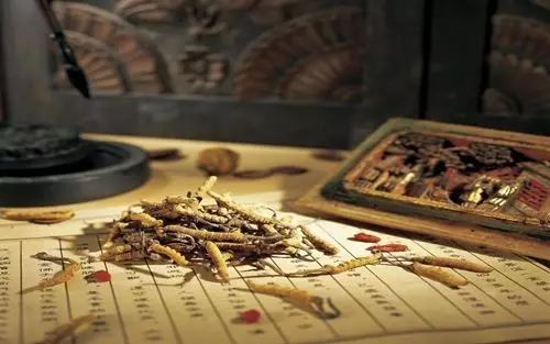 医药日报：北京门诊患者可自主选择购药渠道；喜炎平生产线停产待检；三甲医院诊查费全面涨价；湖南重点整治这6类耗材
