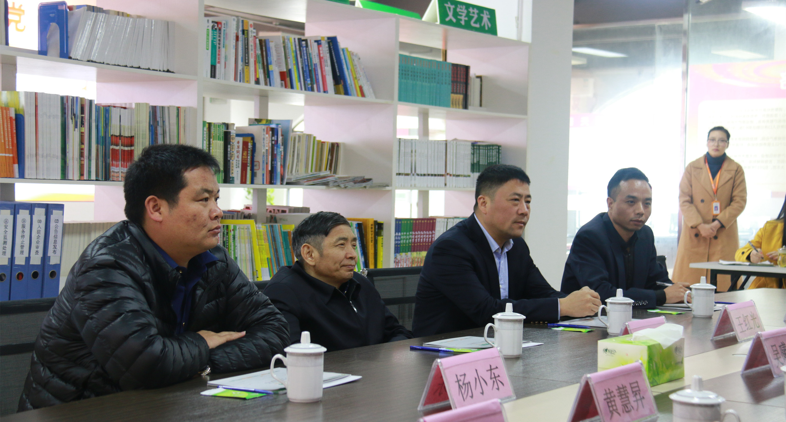公司动态：驼人集团创始人王国胜回访药械网商谈合作