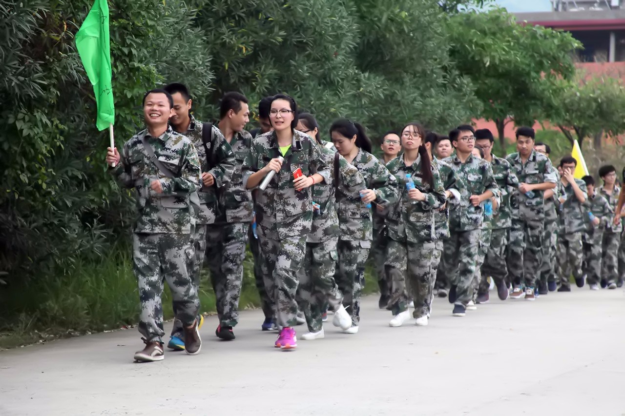 攻城掠地，歃血为盟：普天全员军营拓展训练