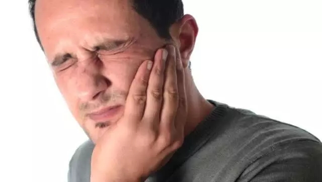 牙疼不是病，但可能真会要命！男子牙疼1个月竟查出白血病… | 健康资讯