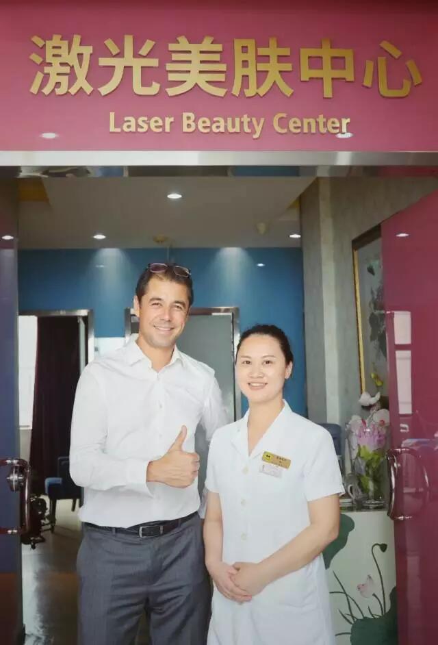 法国妇科整形专家Smarrtio教授和中整协女性生殖整复分会领导到五洲妇儿考察交流 | 医院老板内参