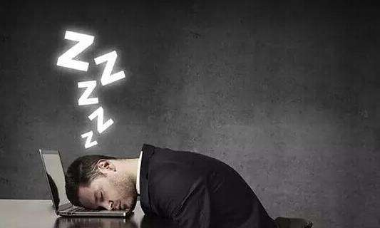 每天熬夜真的可以“烧脑”  睡眠剥夺后果严重 | 医学科普